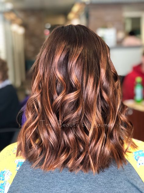 Copper Hair With Shadow Root, Balayage Fall Hair, Shadow Roots Hair, Balayage Fall, Ginger Roots, Light Brown Highlights, Copper Balayage, Shadow Root, Hair 2024