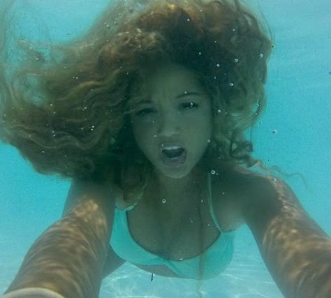 Hair Lighting Reference, Hair Underwater, Underwater Hair, Hair Lighting, Watercolor Hair, Ophelia Painting, Jadah Doll, Watercolour Hair, Woman Underwater