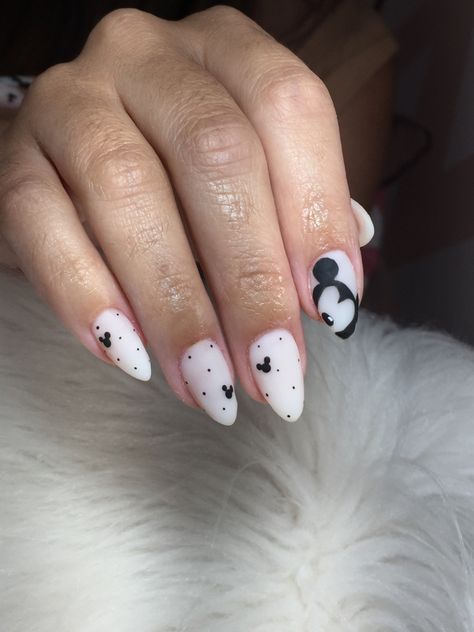 Mickey Almond Nails, Lowkey Disney Nails, Matte Disney Nails, Disney Gel Nail Designs Simple, Minimalist Mickey Nails, Disney Themed Nails Acrylic Almond, Almond Shape Disney Nails, Disney Nails Classy, Cute Easy Disney Nails