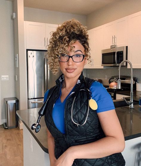 Registered Nurse Aesthetic, Alexis Nicole, Nurse Bae, Scrubs Fashion, Black Nurses, Nurse Outfit Scrubs, Nurse Pics, Lpn Nurse, Study Medicine