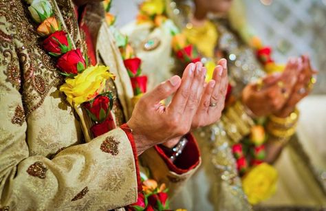 I Am An Indian Muslim And Here's What I Want To Tell My Hindu Brothers... Marriage Stills, Muslim Marriage, Dua For Love, Muslim Wedding Cards, Islam Marriage, Problem Solution, Marriage Problems, Love Problems, Love Marriage