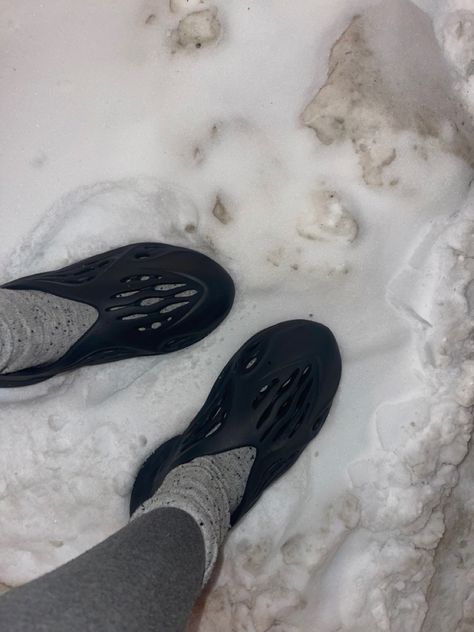 Mineral Blue yeezy foam runners on snow 😮‍💨❄️ Foam Runners Black, Black Foam Runners, Blue Yeezy, Yeezy Foam Runners, Foam Runners, Yeezy Foam, Foam Runner, Yeezy Foams, Aesthetic Outfits