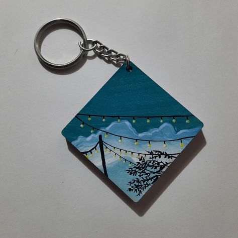 Mini Canvas Keychain, Diy Wooden Keychain, Wood Keychain Design, Wooden Keychain Painting, Keychain Painting Ideas, Niharika Jain, Keychain Drawing, Keychain Painting, Mdf Keychain