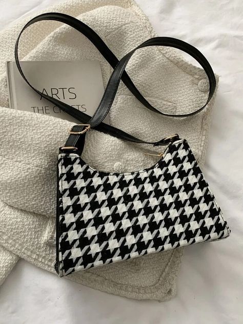 Fancy Bags, Christian Dior, White And Black, Dior, Tote Bag, Black And White, Handbags, Crochet, Clothes For Women