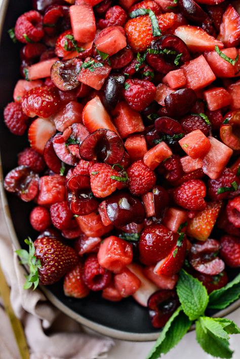 Red Fruit Salad, Pomegranate Fruit Salad, Nurse Breakfast, Cherry Fruit Salad, Cherry Dishes, Spanish Salad, Christmas Fruit Salad, Watermelon Fruit Salad, Cherry Salad