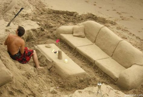 Beach Sand Castles, Beach Sand Art, Beach Sofa, Art Plage, Snow Sculptures, Snow Art, Art Web, Sand Sculptures, Ice Sculptures