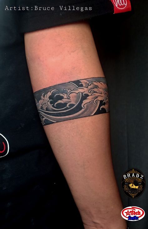 Wave Band Tattoo Design, Koi Armband Tattoo, Water Band Tattoo, Wave Band Tattoo, Japanese Armband Tattoo, Japanese Arm Band Tattoos For Men, Wave Armband Tattoo, Tattoo Wave, Stripe Tattoo