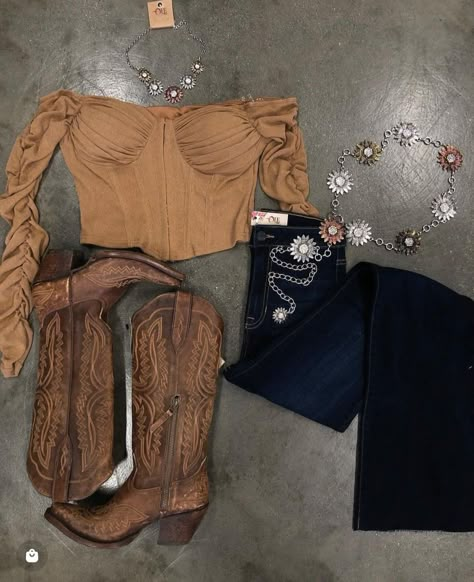 #rodeofashion #westernstyle #rodeostyle #westernboutique #nfrfashion #cowgirlfashion #westernchic #cowgirlstyle #nfrstyle #westernlifestyle #cowgirlchic #bohowestern #westernlifeandstyle #westernwear #western #cowgirl #westernjewelry #punchy #rodeo
Causal country outfit ideas  western style inspiration Midsize Cowgirl Outfit, Vestidos Country, Cowboy Outfits For Women, Country Chic Outfits, Country Outfits Women, Bota Country, Western Wear Outfits, Estilo Country, Latina Fashion Outfits