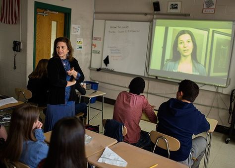 Teacher-student interactivity is the focus of MIT Blossoms. Science Video, Learn Math, Math And Science, Teacher Technology, Education Organization, Education Motivation, Education Quotes For Teachers, Classroom Technology, Video Games For Kids