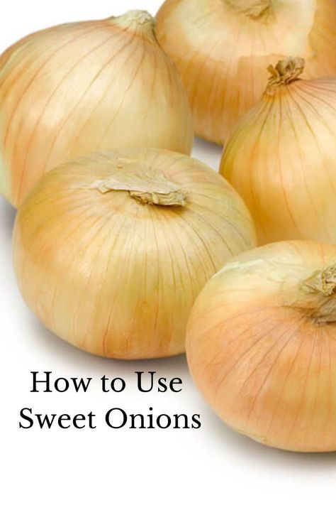 Wondering what onion to use? You'll find our cooking tips for using sweet onions in your favorite recipes. Learn what type of onions are sweet onions and ways to cook with them that will highlight their best flavor and texture qualities. Sweet Onions, What Onion To Use, Sweet Onion Recipes, Different Types Of Onions, Onion Guide, Which Onion To Use, Plant Onion From Onion, Types Of Onions, Backyard Grilling