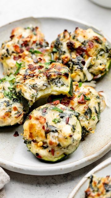 Sara Stewart, MS, CNS on Instagram: "✨air fryer spinach & artichoke zucchini bites!✨ think favorite party dip meets green glow-up: these little brown bubblies are the answer when your holiday heart says cheese but your head says veggies. pair with beer or bubbles for an easy hors d’oeurve — or go rogue and make the entire pan your dinner. we won’t judge. air fryer and oven directions below! AIR FRYER SPINACH & ARTICHOKE ZUCCHINI BITES 4 oz cream cheese, softened • ⅔ cup shredded mozzarella Sara Stewart, Sara Haven, Canned Artichoke, Zucchini Bites, Canned Artichoke Hearts, Party Dip, Spinach Pie, Party Dips, Spinach Artichoke