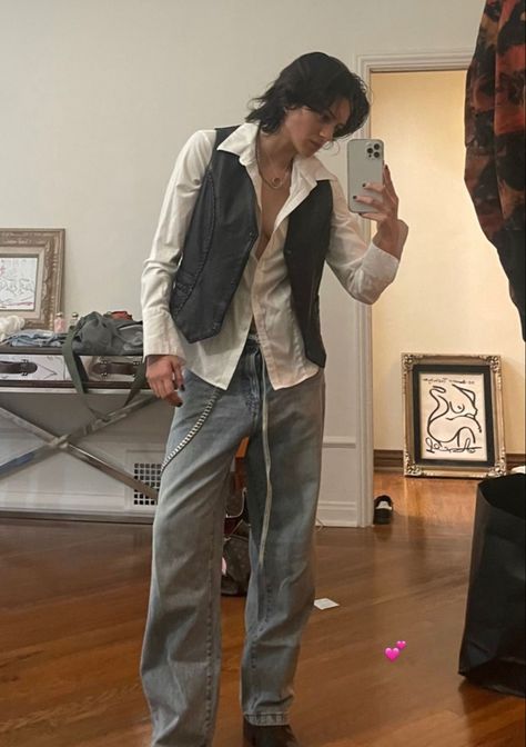 Masc Vest Outfit, Masc Date Outfits, Chapstick Lesbian Style, Masc Lesbian Style, Masc Lesbian Fashion, Butch Outfits, Country Future, Mode Queer, Enby Outfits