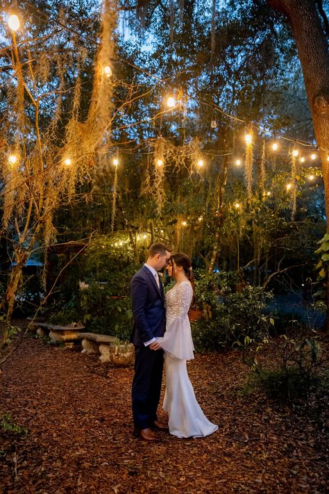 Florida Wedding Ideas | Florida Wedding Venues | Find the best wedding venues in Florida for a lush tropical garden wedding at rweberphoto.com Florida Fall Wedding, Wedding Ideas Florida, Tropical Garden Wedding, Free Wedding Venues, Outdoor Evening Wedding, Dream Garden Wedding, Florida Wedding Ideas, Garden Wedding Venues, Wedding Venues In Florida