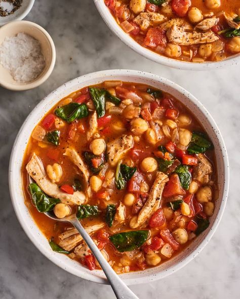 Chicken And Chickpea Soup, Chickpea Chicken, Chickpea Recipes Easy, Mediterranean Chickpea, Chicken Chickpea, Chickpea Soup, Mediterranean Chicken, Savoury Recipes, Vegetable Broth