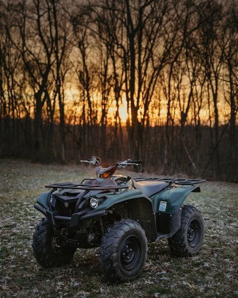 Farm Quad Bike, Four Wheelers Aesthetic, Four Wheeler Aesthetic, Quad Bike Aesthetic, Quad Aesthetic, Atv Girl, Four Wheelers For Kids, Atv Motor, Atv Four Wheelers