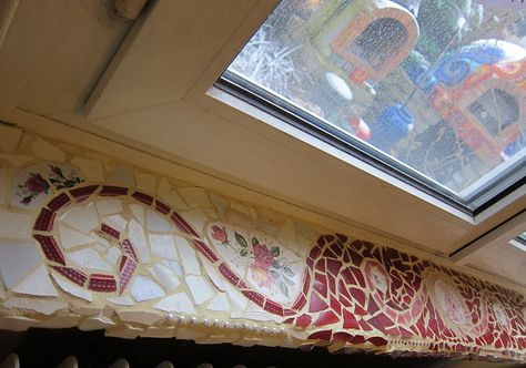 Mosaic windowsill by Waschbear - Frances Green, via Flickr Mosaic Tile Window Sill, Tile Window Sill, Diy Windowsill, Basement Window, Small Kitchen Renovations, Artsy Crafts, Patchwork Ideas, Basement Windows, Bow Window