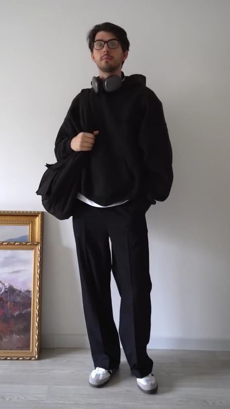 Photographer Outfit Men, Wide Pants Outfit Men, Wide Leg Pants Outfit Men, Elegant Pants Outfit, Black Pants Outfit Men, Japan Fashion Casual, Japan Men Fashion, Boyfriend Dress, Normcore Outfits