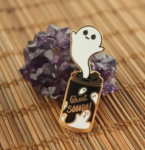 Ghost Soda Gold Plated Halloween Hard Enamel Pin - Etsy Halloween Enamel Pins, Enamel Pins Aesthetic, Ghost Pins, Enamel Pin Collection, Halloween Pins, Diy Jacket, Pretty Pins, Enamel Pin Badge, Pin Art