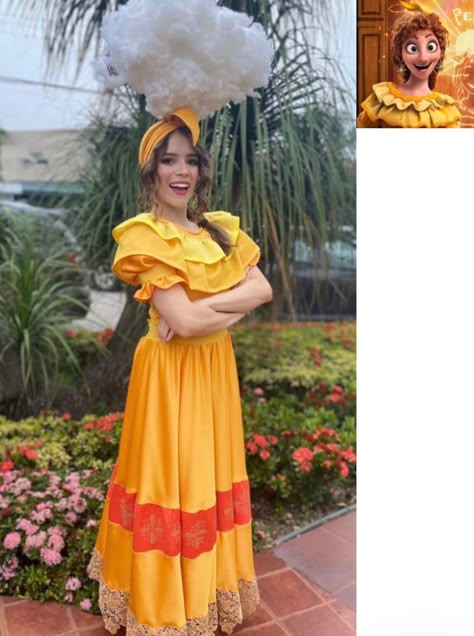 Disney Costumes Diy Womens, Thanksgiving Dress Up Ideas, Family Madrigal Costumes, Trunk Or Treat Encanto, Encanto Costumes, Encanto Family Halloween Costumes, Diy Encanto Costume, Encanto Halloween Costumes, Encanto Trunk Or Treat