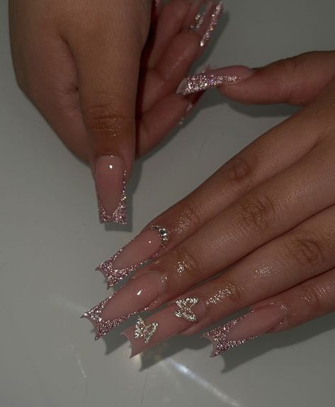 Viral Nails, Ongles Bling Bling, Quinceanera Nails, Bday Nails, Bold Statements, Girly Acrylic, Colored Acrylic Nails, Girly Acrylic Nails, Short Square Acrylic Nails