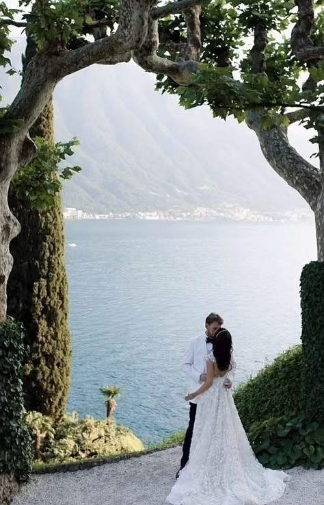 The 15 Best Honeymoon Destinations For a Romantic Getaway | Couple Aesthetic | Couples Travelling | Honeymoon Destinations That Are Romantic & In Your Budget Wedding Locations Aesthetic, Wedding Place Aesthetic, Dream Wedding Lake Como, Luxury Wedding Italy, Wedding Aesthetic Italy, Wedding Ideas Lake Como, Italian Wedding Lake Como, Europe Wedding Aesthetic, Italian Wedding Couple