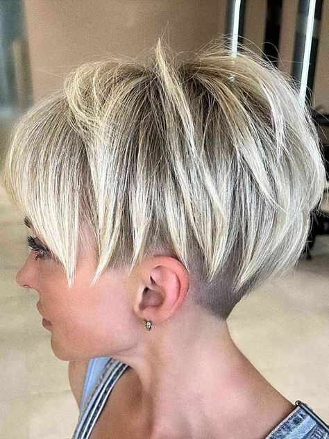 Gorgeous Bright Blonde Undercut Pixie Wedge Haircuts, Mini Bob, Textured Pixie, Hairstyles For Thick Hair, Layered Pixie, Feminine Pixie, Short Shaggy Haircuts, Chic Short Hair, Pixie Cut With Undercut