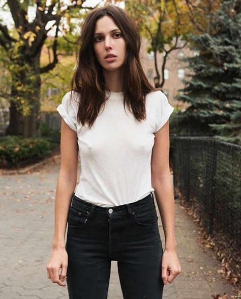 Outfit obsessed Ruby Aldridge, Basic Tank Top, T Shirts For Women, V Neck, Tank Tops, My Style, Black And White, Instagram Posts, Hair