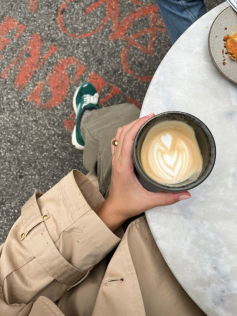 Person Drinking Coffee, House Photoshoot, Coffee Obsession, Aesthetic Coffee, Drinking Coffee, But First Coffee, Latte Art, Sweet Life, Tea House