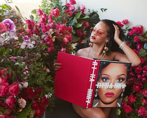 Rihanna Book, Rihanna Short Hair, Rihanna Makeup, Rihanna News, Rihanna Hairstyles, Rihanna Looks, Rihanna Style, Bad Gal, Rihanna Fenty