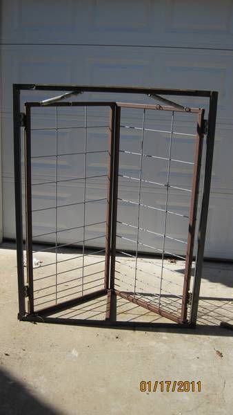 What is the your favorite Hog trap door and or Coral Design - TexasBowhunter.com Community Discussion Forums Hog Trap, How To Make Traps, Feral Pig, Wild Boar Hunting, Pig Hunting, Wild Hogs, Deer Feeders, Saloon Doors, Boar Hunting