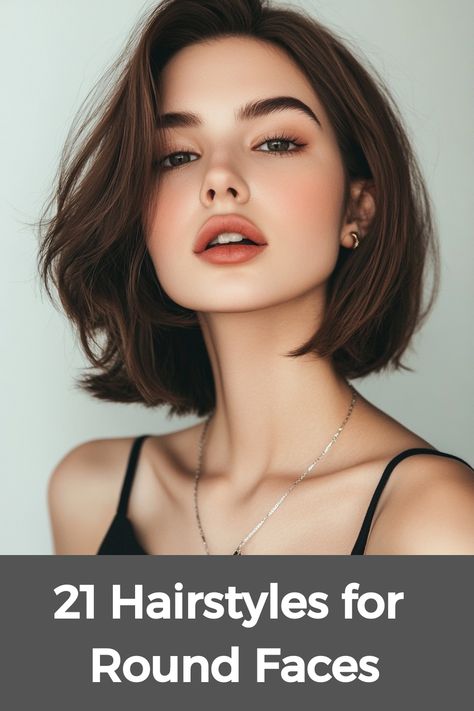 Short Haircut For Small Face For Women, Haircuts For Round Faces Indian, Short Hairstyles For Straight Hair Woman, Best Short Haircut For Round Face, Perfect Haircut For Round Face, Round Face Beauty, Hair For Round Face Shape Medium, Haircut For Round Face Short Hair, Round Face Hairstyles Short