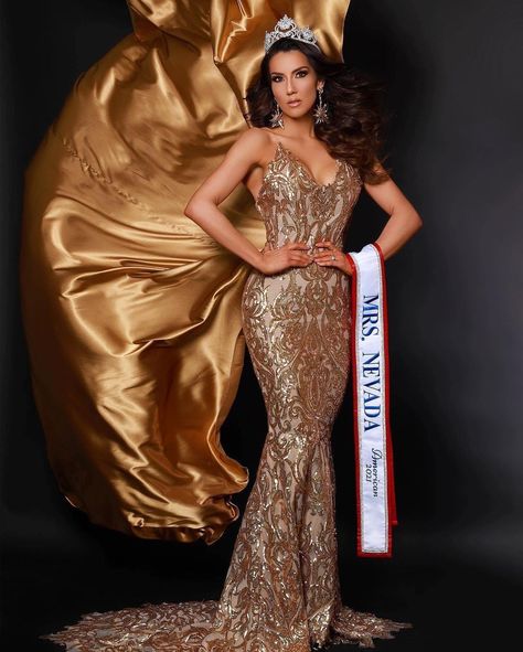 Debbie Carroll on Instagram: “Can we take moment to acknowledge the stunning @drleslieanne @mrsnevadaamerican in custom @debbiecarrolldesigns 🔥🔥🔥 placing top 15 at Mrs…” Pageant Photoshoot Ideas, Dress Modern Elegant, Pagent Dresses, Pageant Evening Gowns, Gold Sequin Fabric, Pageant Outfits, Pageant Gown, Detachable Train, Exquisite Gowns