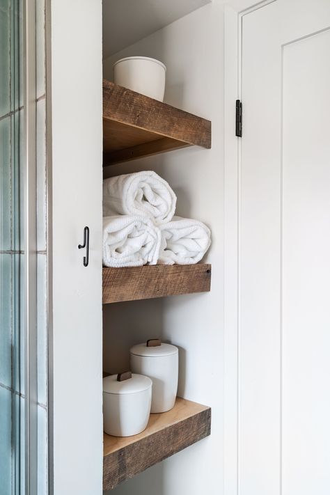 Bathroom Shelves Between Studs, Bathtub With Built In Shelves, Diy Built In Shelves Bathroom, Bathroom Wall Cubby, Bathroom Storage Niche, Bathroom Wall Cupboard, Inset Shelves In Wall Bathroom, Bathroom Nook Shelves, Bathroom Alcove Shelves