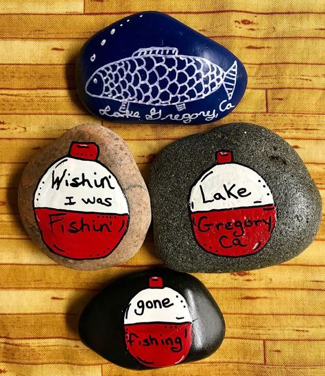 Wishing I was fishing painted rocks Fish Rock Painting Ideas Easy, Fishing Painted Rocks, Garden Rock Art, Stones Art, Stone Art Painting, Happy Stones, Painted Rocks Craft, Art & Craft Paint, Painted Rocks Diy