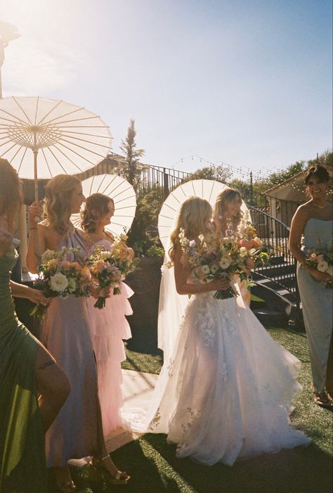 Vogue Bridal Party, Blake Healey Wedding, Bridesmaids With Umbrellas, Documentary Style Bridesmaid Photos, Old South Wedding, Wedding Aesthetic Spring, Brooke Bush Wedding, Ashleigh Huynh Wedding, Garden Wedding Vibes