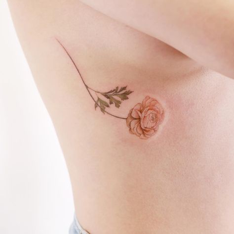 Ranunculus Flower Tattoo, Meaningful Tattoo Ideas For Women, Ranunculus Tattoo, Cute Tattoo Designs, Cute Meaningful Tattoos, Meaningful Tattoo Ideas, Cute Tattoo Ideas, Ranunculus Flower, Couple Matching Tattoo