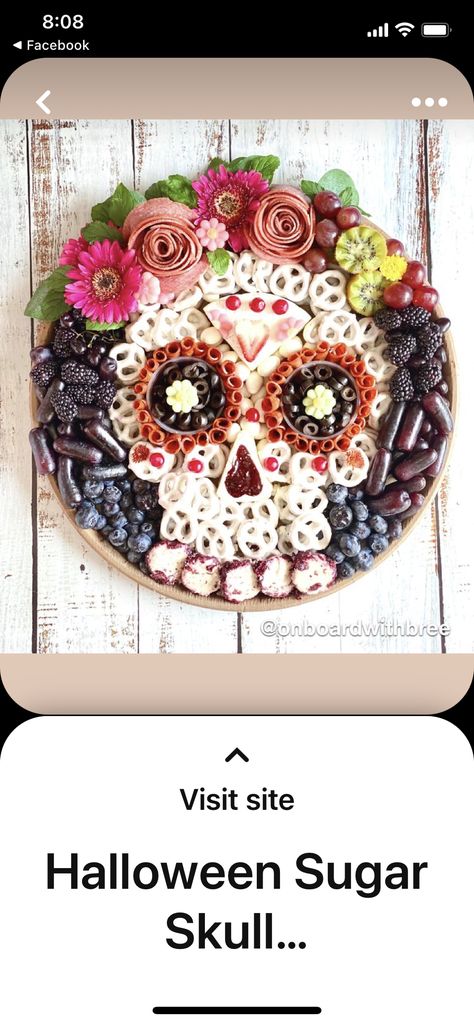 Charcuterie Bouquet, Charcuterie Board Holiday, Crafts For Kids Halloween, Dia De Los Muertos Party Ideas, Mexican Halloween, Day Of The Dead Party, Halloween Foods, Fun Halloween Food, Halloween Kitchen