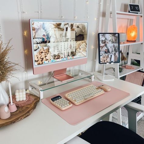 Career Manifestation, Rental Upgrades, Girly Office Decor, Imac Desk Setup, Aesthetic Home Office, Home Office Aesthetic, Work Desk Decor, Home Office Inspo, Desk Aesthetic