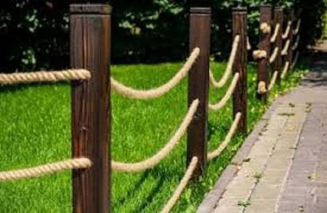 #madeira #ferro #móveis #criatividade #inovação #artesão #moveisrusticos #moveiscriativos #designer #designerdeinteriores #facavocemesmo #carpintaria #serralheria #decoração #decor #corda Rope Fence, Rope Railing, Woodworking Garage, Diy Playground, Wooden Poles, Glamping, Guest House, Stock Images Free, Stock Photography