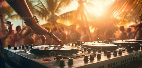 People At Beach, Fun Lifestyle, Disco Club, Party Outdoor, Outdoor Summer, Outdoor Parties, Beach Party, Night Life, Dj