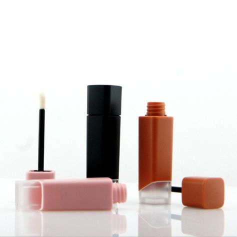 Lip Gloss Containers, Lip Gloss Cosmetics, Lip Gloss Tubes, Cosmetic Containers, Lip Glaze, Empty Bottles, Cosmetic Packaging, Lip Oil, Light Effect