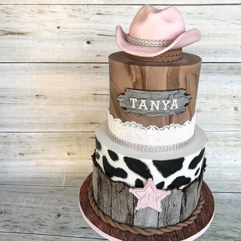 Cowgirl Cake Birthday Cake Cowgirl, Cowgirl Cake Ideas, Cowboy Hat Cake, Western Theme Cakes, Fondant Horse, Cowgirl Birthday Cakes, Western Birthday Cakes, Cowgirl Cake, Cowgirl Cakes