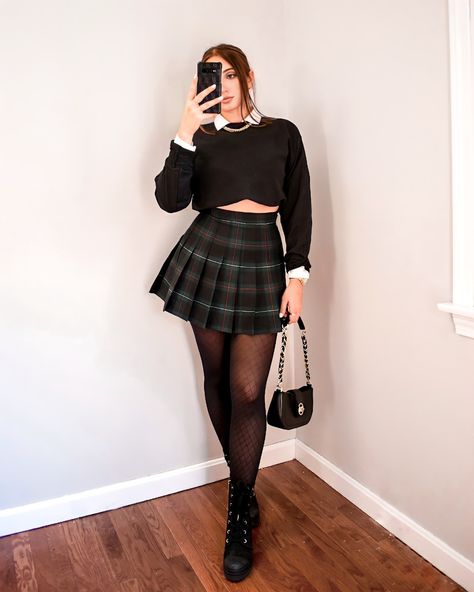 Short Skirts With Tights Outfits, Tennis Skirt Outfit With Boots, Short Plaid Skirt Outfit Winter, Skirt With Stockings Outfit Winter, Checkered Skirt Outfit Winter, Tennis Skirt Winter Outfit, Tennis Skirt With Tights, Skirt And Combat Boots Outfit, Plaid Tennis Skirt Outfit