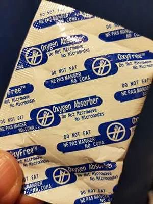 What Size Oxygen Absorber Do I Need? Diy Oxygen Absorbers, Prepper Food Storage, Prepper Storage, Pioneer Foods, Dry Canning, Diy Food Storage, Storing Food Long Term, Emergency Storage, Prepper Items