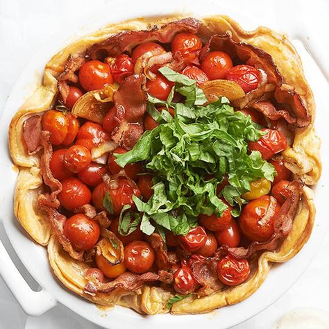 Cherry Tomato Pie Cherry Tomato Pie, Tomato Pie Recipe, Cherry Tomato Salad, Cherry Tomato Recipes, Cherry Tomato Sauce, Fresh Tomato Recipes, Cherry Tomato Pasta, Tomato Pie, Bacon Tomato