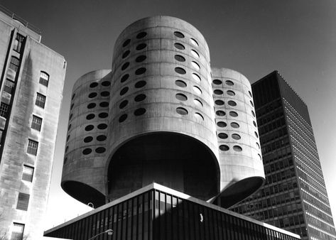 The design for the clover-shaped tower of Bertrand Goldberg's Prentice Women's Hospital in Chicago was enabled by the pioneering application of one of the earliest three-dimensional modelling programmes, seen here in an image from the archives Boston City Hall, Deconstructivism, Brutalism Architecture, Brutalist Buildings, Architectural Section, Brutalist Architecture, Round The World, Brutalism, Residential Building