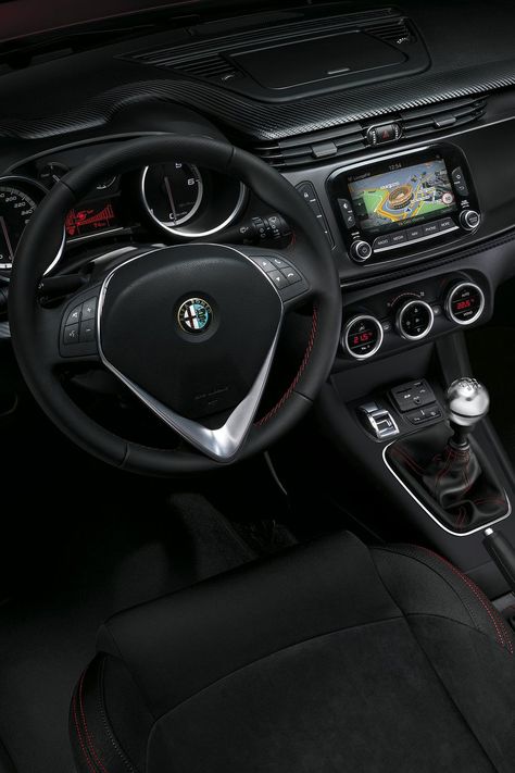 Alfa Romeo Giulietta (2015) Sprint Interior Alfa Romeo Giulietta, 2017 Cars, Hot Hatch, Compact Cars, Italian Cars, Car Engine, Alfa Romeo, Car Design, New Cars