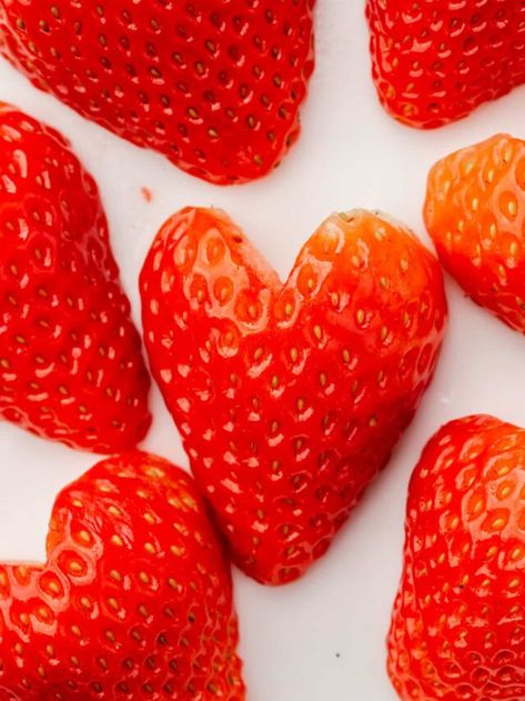 How to Make Heart Shaped Strawberries - Completely Christmas Heart Shaped Strawberries Valentines Day, Heart Shaped Veggies, How To Make Heart Strawberries, Heart Shape Strawberries, Cut Strawberries Into Hearts, Strawberry Hearts How To Cut, Tomato Hearts Shape, How To Cut Strawberries Into Hearts, Tree Veggie Tray