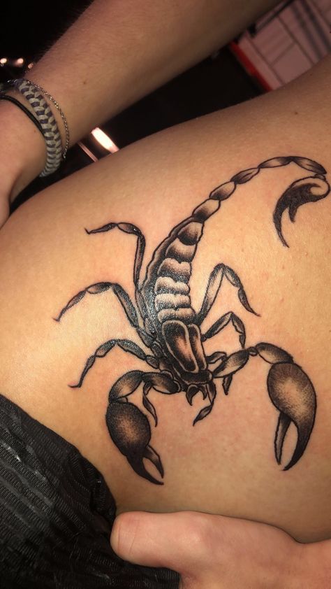 You know what's worse than having a messed up tattoo design on your skin forever? Getting called out about that epic fail online. Scorpion Hip Tattoo, Scorpion Tattoo Feminine Scorpio, Scorpion Tattoo Feminine, Button Tattoo, Hippie Tattoo, Rose Tattoos For Women, Scorpio Tattoo, Scorpion Tattoo, Up Tattoo