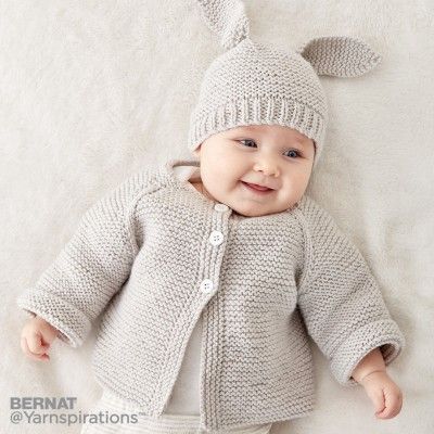 Free Baby Cardigan Knitting Patterns Cardigan Til Baby, Baby Jackets Pattern, Knit Baby Jackets, Baby Jackets, Knitting Patterns Boys, Baby Cardigan Knitting Pattern Free, Baby Cardigan Pattern, Baby Boy Knitting Patterns, Baby Sweater Patterns